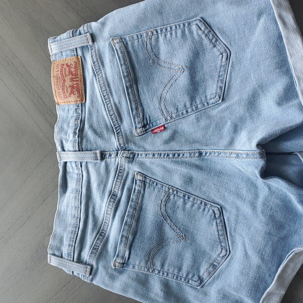 Levi's Mid-Rise Shorts - Picture 5 of 11